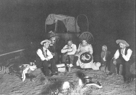 Hopis round a campfire (1901)